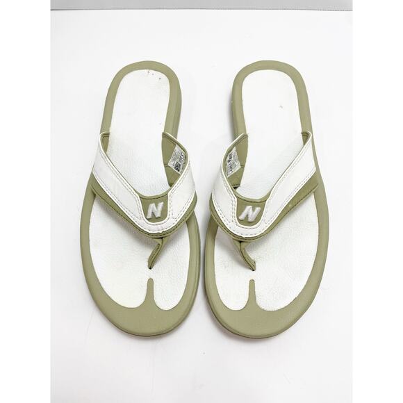 New Balance Logo Flip Flops Size 9 Beige White Gorpcore - Picture 1 of 7